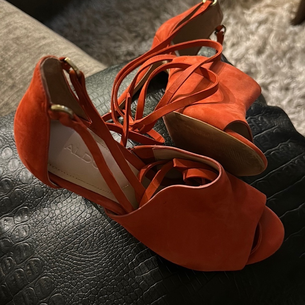 Aldo’s‎ wrap around heels